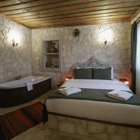 By Yueksel Cave Homestay *