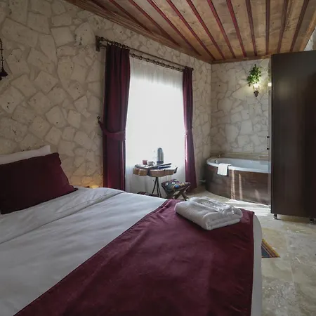 By Yueksel Cave Homestay *