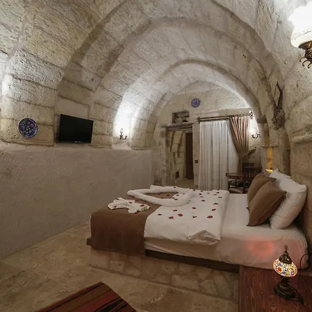 By Yueksel Cave Homestay *
